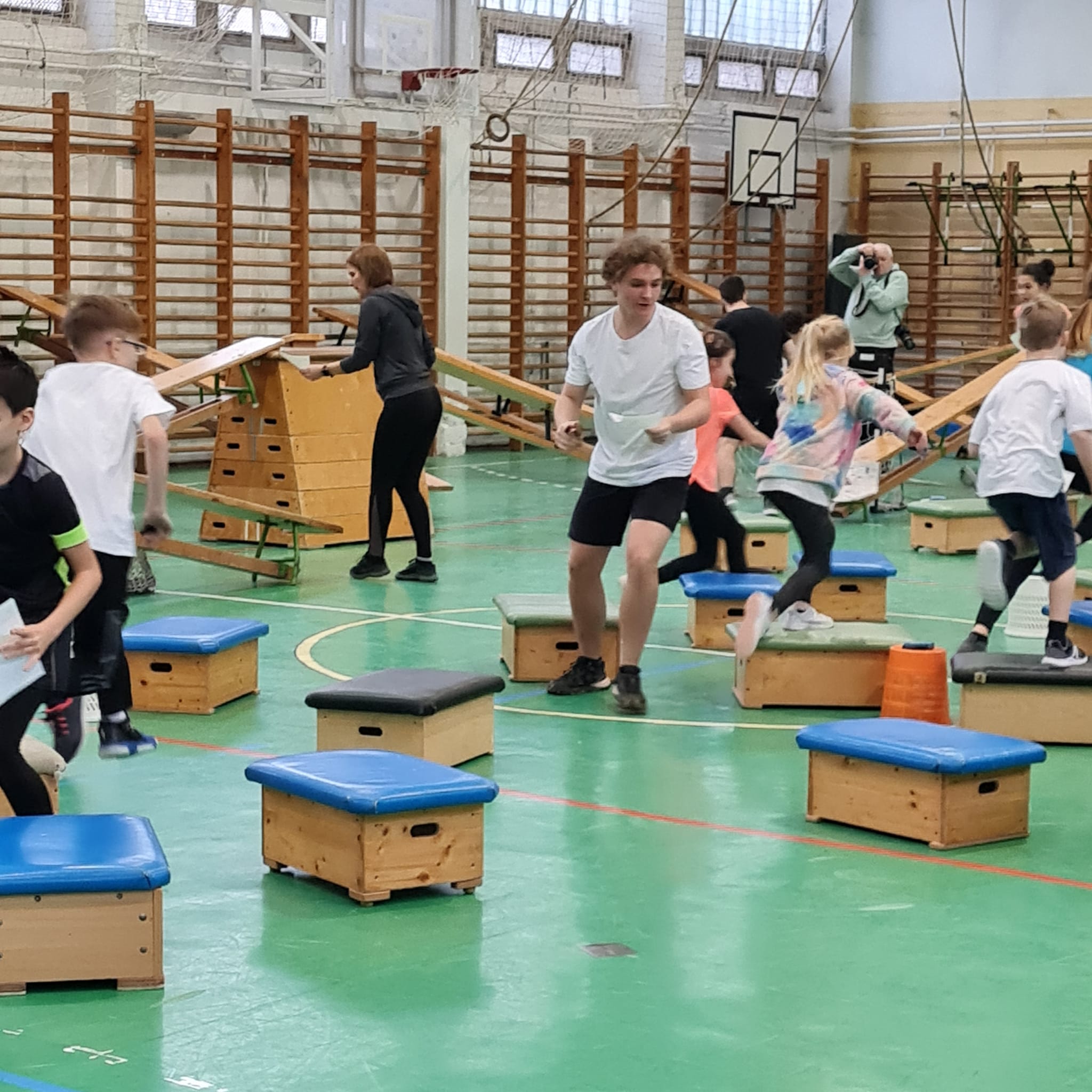 Modern tornaterem a Babits Gimnáziumban